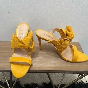(NEW) Schutz marigold suede mule heel